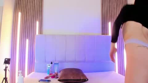 Zoe online show from August 1, 4:01 am