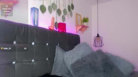 Snapshot of zoe__baker chatting on June 5, 9:09 pm zoe__baker online show from June 5, 9:09 pm