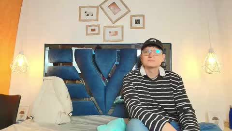 Zoe and dylan  online show from February 24, 12:25 pm