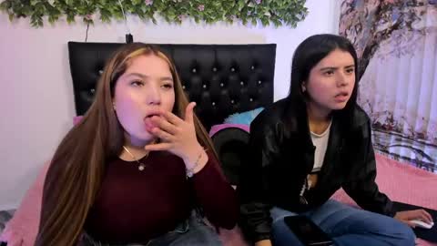 Zoe And Valeria online show from June 6, 7:51 pm