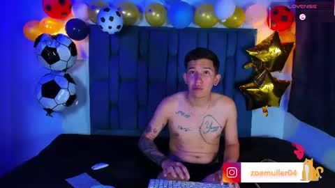 zoe_axel1 online show from July 12, 7:38 pm