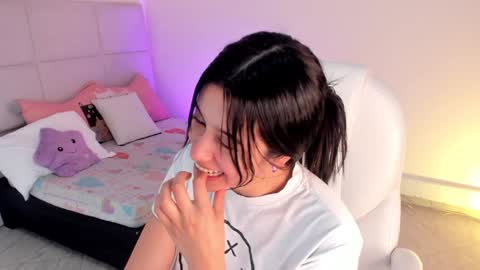Snapshot of zoe_blake18 chatting on December 13, 9:41 pm Zoe online show from December 13, 9:41 pm
