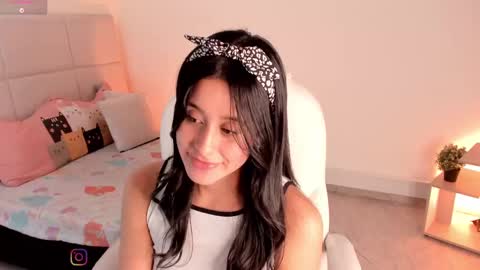 Snapshot of zoe_blake18 chatting on February 11, 6:30 am Zoe online show from February 11, 6:30 am