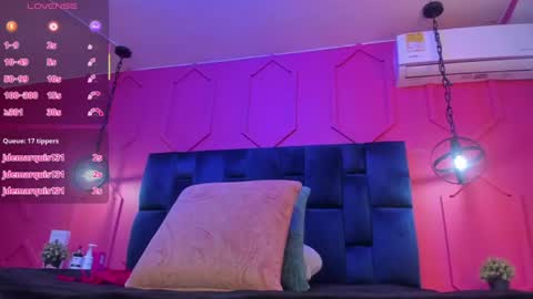 Snapshot of zoe_blosson chatting on June 30, 7:26 pm zoe_blosson online show from June 30, 7:26 pm
