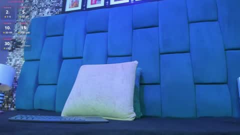 Snapshot of zoe_blosson chatting on July 16, 7:20 pm zoe_blosson online show from July 16, 7:20 pm