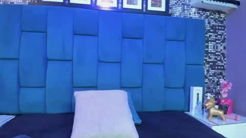 Snapshot of zoe_blosson chatting on July 17, 7:08 pm zoe_blosson online show from July 17, 7:08 pm