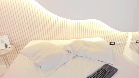 zoe_blunt_one online show from March 26, 11:49 am