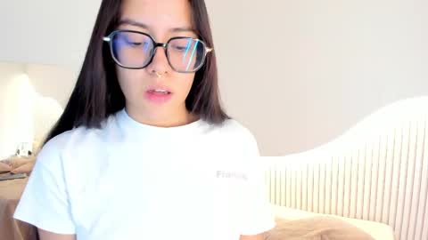 Snapshot of zoe_blunt_one chatting on May 15, 11:17 am zoe_blunt_one online show from May 15, 11:17 am