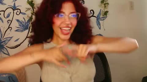 Snapshot of zoe_ch_ chatting on February 25, 12:20 am zoe_ch_ online show from February 25, 12:20 am