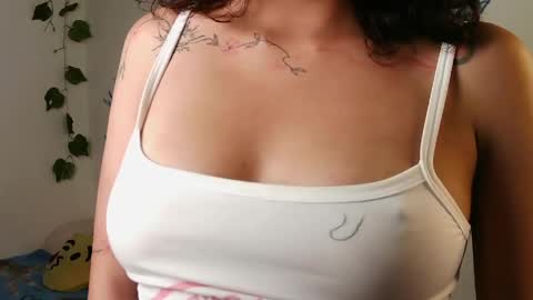 Snapshot of zoe_ch_ chatting on April 28, 10:48 pm zoe_ch_ online show from April 28, 10:48 pm
