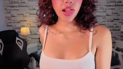 Snapshot of zoe_ch_ chatting on June 3, 3:09 am zoe_ch_ online show from June 3, 3:09 am