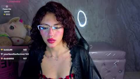 Snapshot of zoe_ch_ chatting on June 28, 3:18 pm zoe_ch_ online show from June 28, 3:18 pm