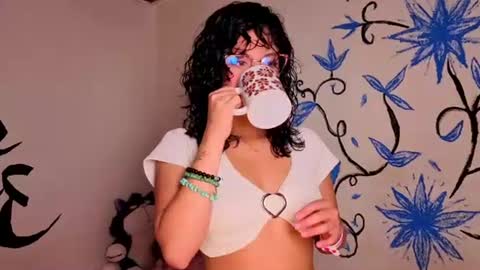 Snapshot of zoe_ch_ chatting on August 5, 3:42 am zoe_ch_ online show from August 5, 3:42 am