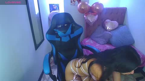 Z O E online show from February 7, 8:53 pm