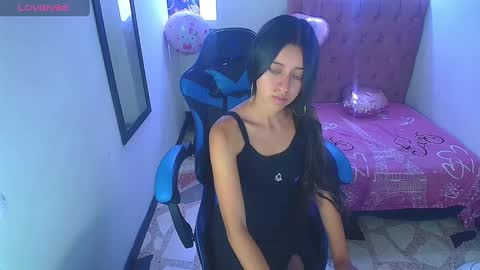 Z O E online show from February 8, 8:42 pm