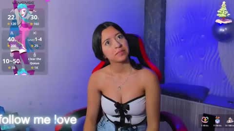 Z O E online show from November 28, 7:49 pm