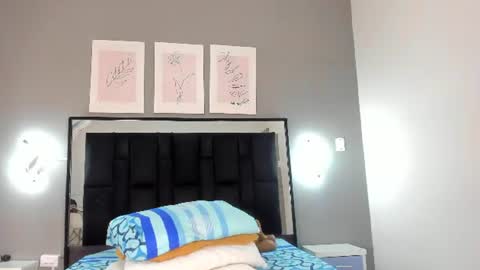 Snapshot of zoe_curvyy chatting on June 13, 12:25 pm zoe_curvyy online show from June 13, 12:25 pm