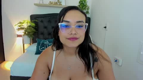 Zoe  online show from February 24, 3:20 pm