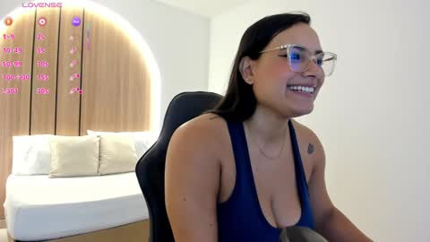 Zoe  online show from September 15, 12:05 pm