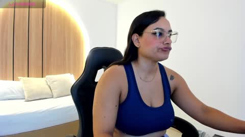 Zoe  online show from September 29, 12:10 pm