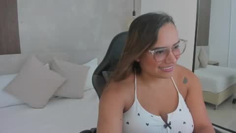 Zoe  online show from June 3, 2:33 pm