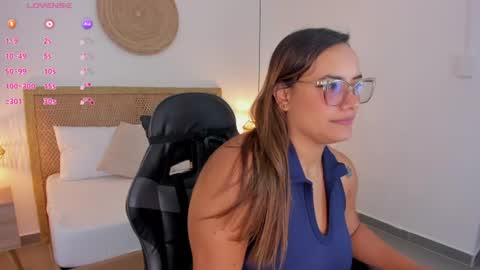 Zoe  online show from July 22, 12:30 pm