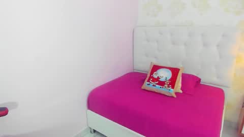 ZOE  online show from December 3, 12:25 pm