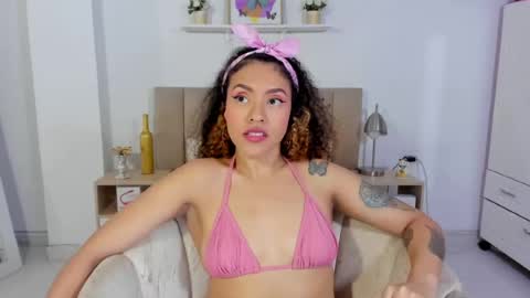 Snapshot of zoe_gruber chatting on July 18, 1:21 am Zoe Gruber online show from July 18, 1:21 am
