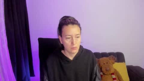 ZOE online show from February 8, 9:02 am