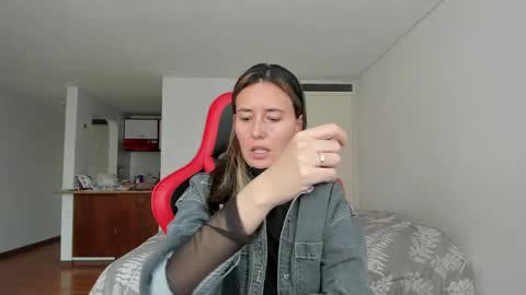 Snapshot of zoe_jeane_beker chatting on March 29, 8:31 pm ZOE online show from March 29, 8:31 pm