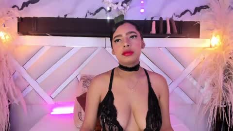 Zoey  online show from May 5, 9:23 pm