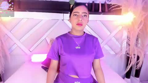 Zoey  online show from May 9, 10:04 pm