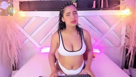 Zoey  online show from May 10, 9:42 pm
