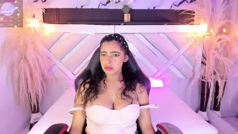 Zoey  online show from May 11, 9:45 pm