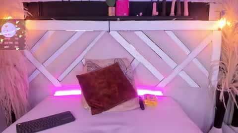 Zoey  online show from May 24, 9:31 pm