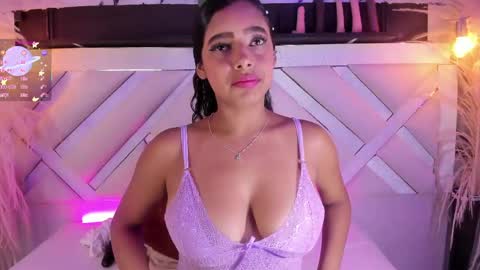 Zoey  online show from May 26, 11:01 pm