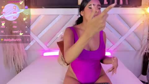 Zoey  online show from June 5, 10:15 pm