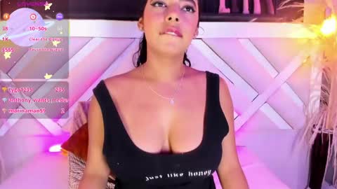 Zoey  online show from June 8, 1:28 am