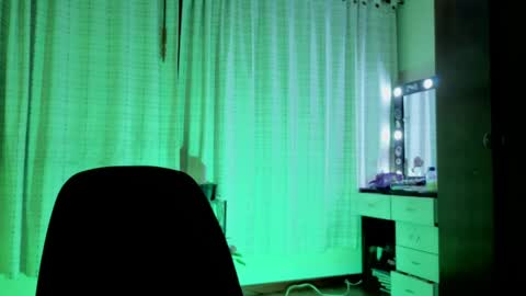 ZOE online show from May 12, 4:09 am