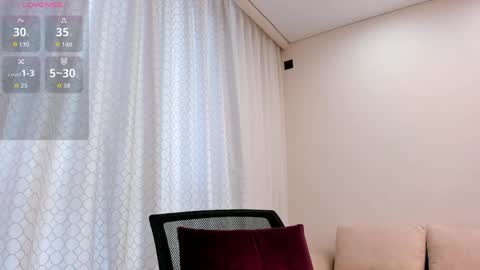 Snapshot of zoe_klarxxx chatting on June 4, 10:32 am Zoe online show from June 4, 10:32 am