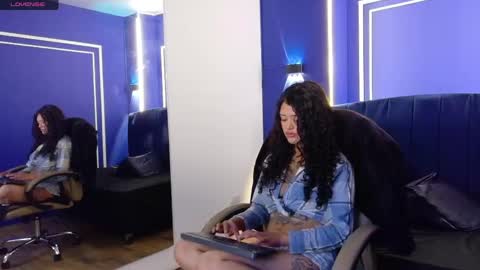 zoe  online show from March 23, 3:32 am