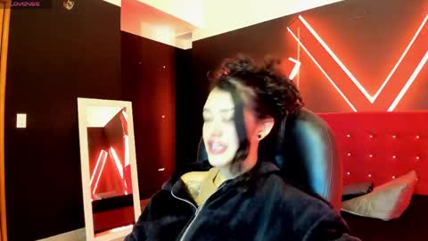 zoe  online show from May 21, 3:57 am