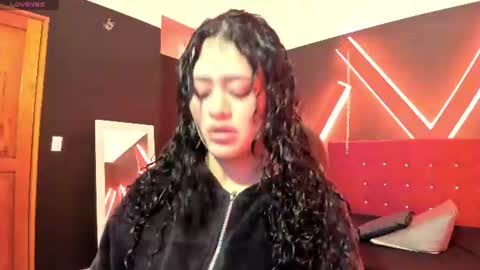zoe  online show from July 8, 1:54 am