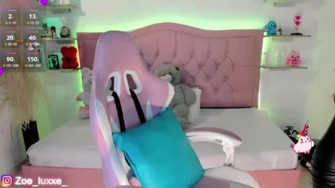 Snapshot of zoe_luxxe_ chatting on March 26, 9:09 pm Zoe online show from March 26, 9:09 pm