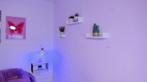 Zoe Lynch online show from December 2, 11:59 am