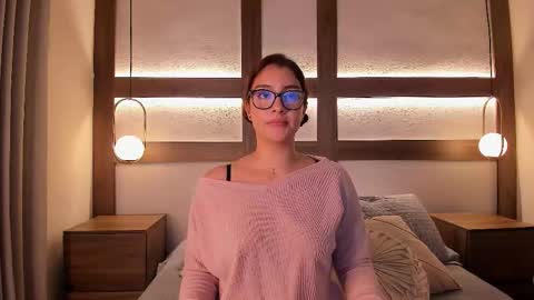 Snapshot of zoe_mhendez chatting on November 20, 3:07 am zoe_mhendez online show from November 20, 3:07 am