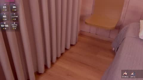 Snapshot of zoe_mhendez chatting on November 27, 4:14 am zoe_mhendez online show from November 27, 4:14 am