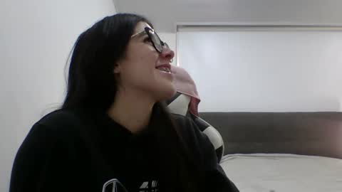 Zoe online show from November 14, 6:50 pm