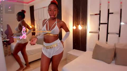 Snapshot of zoe_novakk chatting on November 7, 2:50 pm Zoe Novakk online show from November 7, 2:50 pm