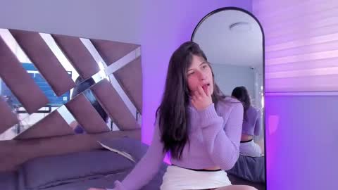 Zoe Olsen online show from February 18, 4:05 pm